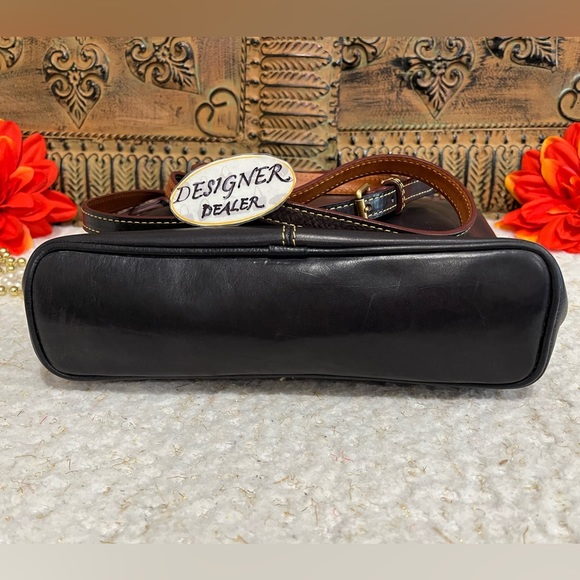 DOONEY BOURKE Florentine Toggle Dark Brownish Black Leather Crossbody VGC - Picture 8 of 14